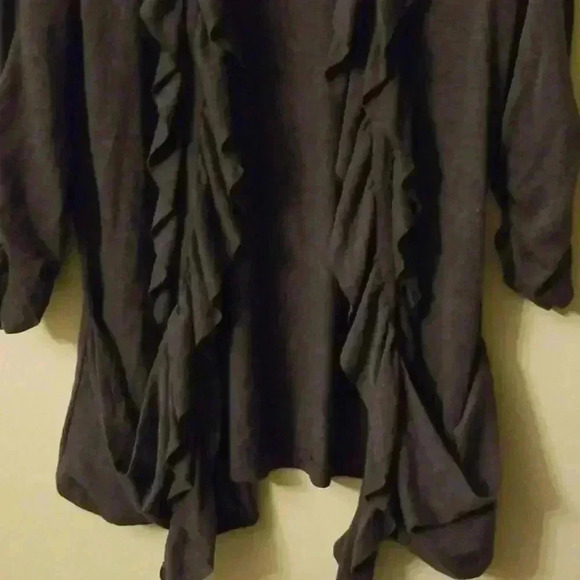 Women's Flowing Ruffle Wrap - Picture 4 of 5